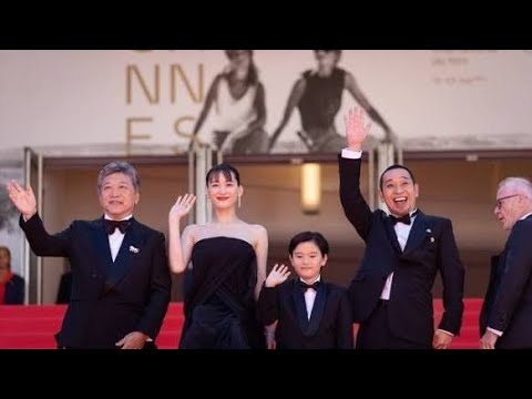 🎬9分間の拍手が止まらない…カンヌが震えた奇跡の瞬間✨#カンヌ国際映画祭 #是枝裕和 #綾瀬はるか #千鳥大悟 #日本映画 #映画ニュース #スタンディングオベーション #映画感動 #映画解説 #話