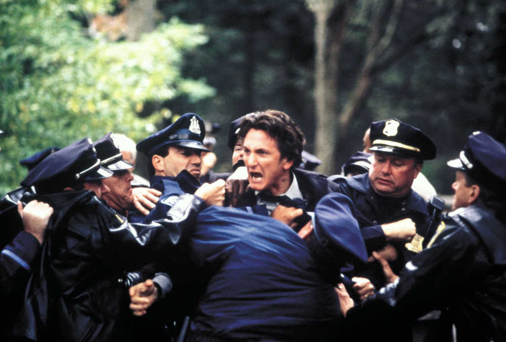 何度も観たくなる傑作サスペンス映画５選！