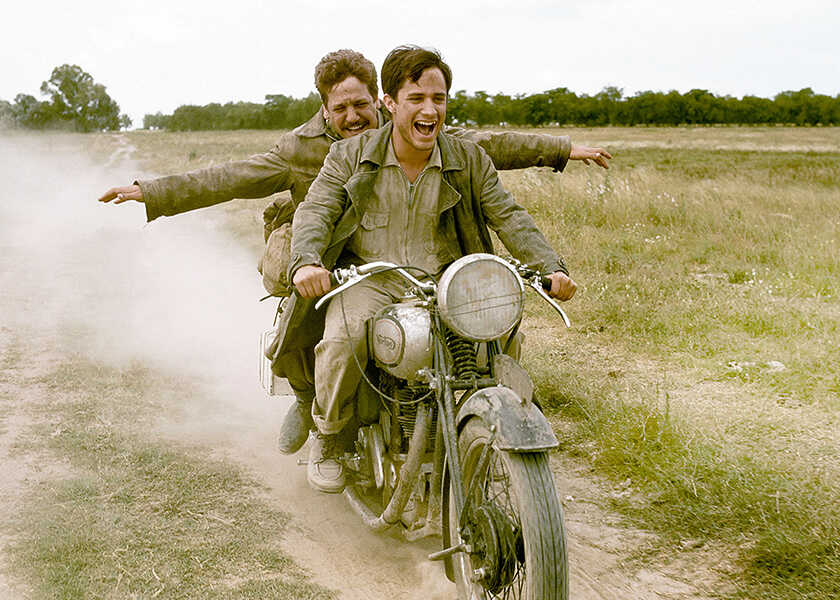 ライダーだけでなく乗らない人もスカッとするバイク映画5選!《再配信》 | Culture | Safari Online ライダーだけでなく乗らない人もスカッとするバイク映画5選!《再配信》