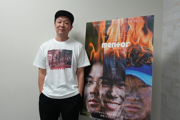 「俺自身が面白いと思うもの、
自分を楽しませてくれるアイデアを探してる」
吉田恵輔監督が磯村勇斗×末澤誠也×綾野剛競演で
歪な三角関係をオリジナル脚本で描く
映画『mentor』吉田恵輔監督インタビュー - インタビュー＆レポート | ぴあ関西版WEB