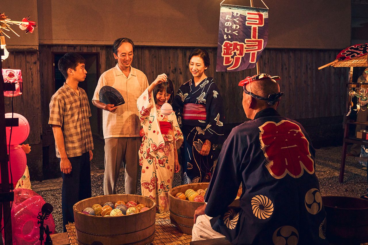 家族で過ごした時間がよみがえる　©︎2026 映画「遥かな町へ」BARCOS